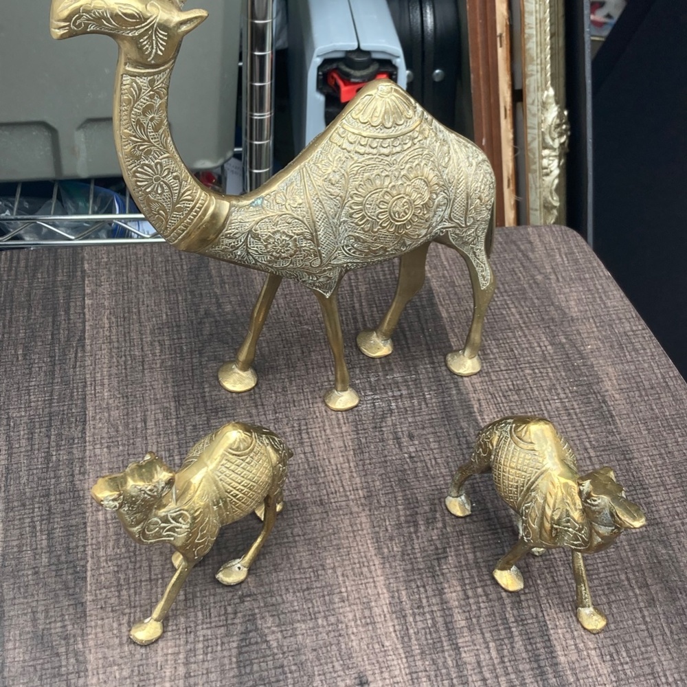 Brass Etched Camel Set Vintage - Picture 3 of 7
